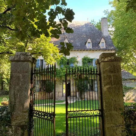Chateau Mas De Pradie Garden View 4* Foissac (Aveyron)